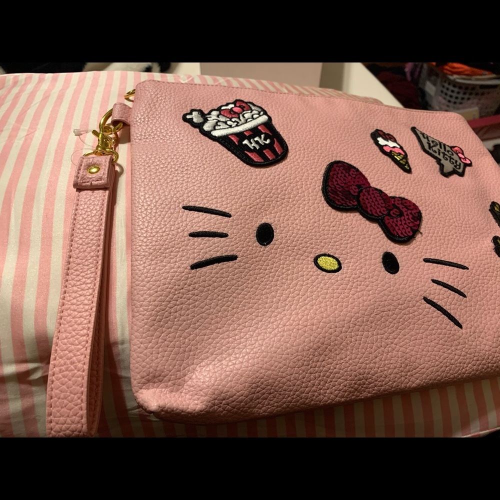Hello Kitty Pouch - Picture 2 of 3